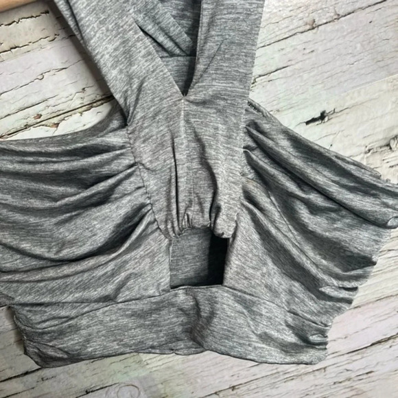 shakuhachi top  xs grey crop top - Picture 2 of 11